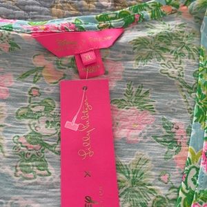 NWT Disney Parks x Lilly Pulitzer Short Sleeve top